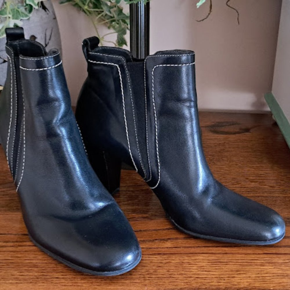 Connie Size 7 Black Ankle Boots
